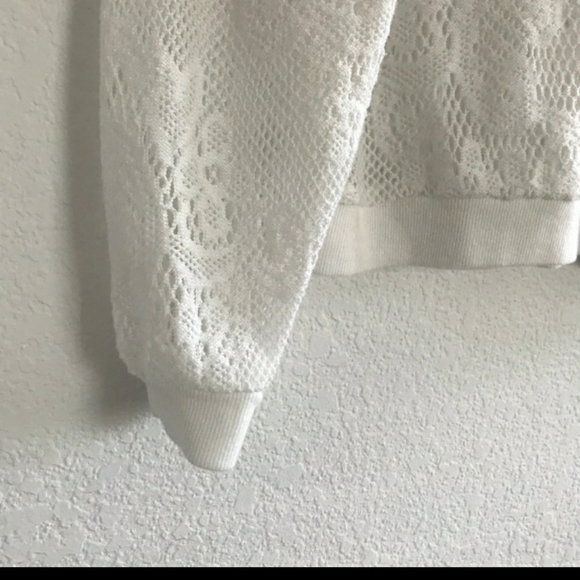 Beautiful lace pullover!! - Picture 10 of 12